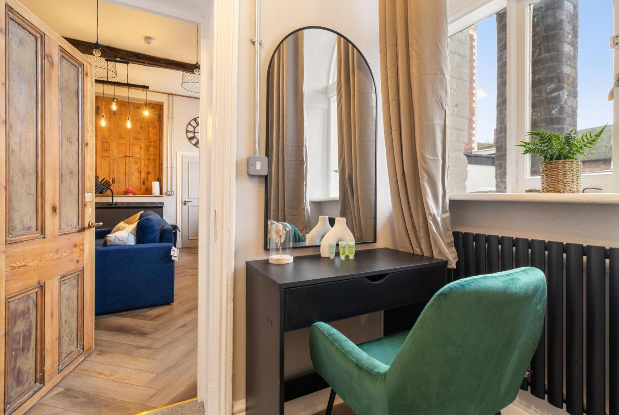 Whiskawaystays - Shaw Mews - Apartment 3 ウスター エクステリア 写真